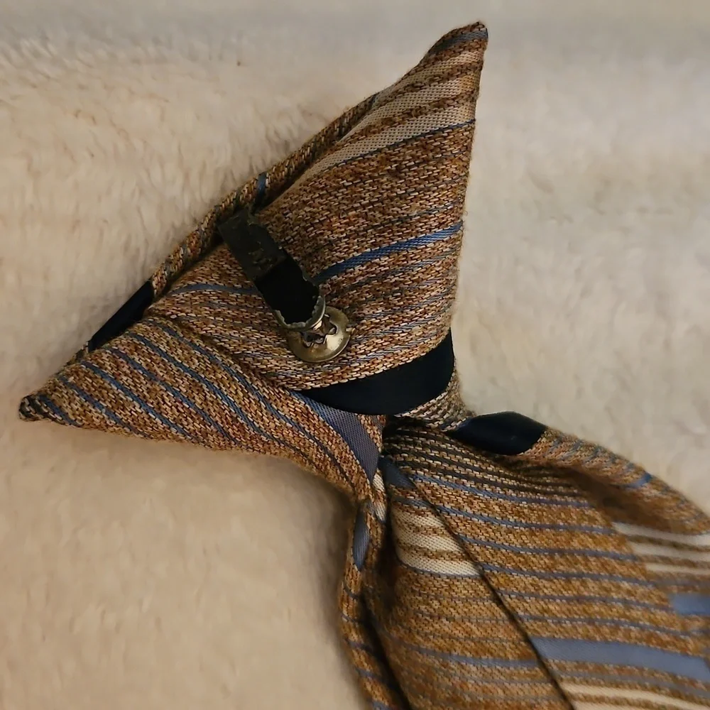 3/$30 Vintage FASHIONAIRE 1970s Striped Tan and Blue Clip-on Tie